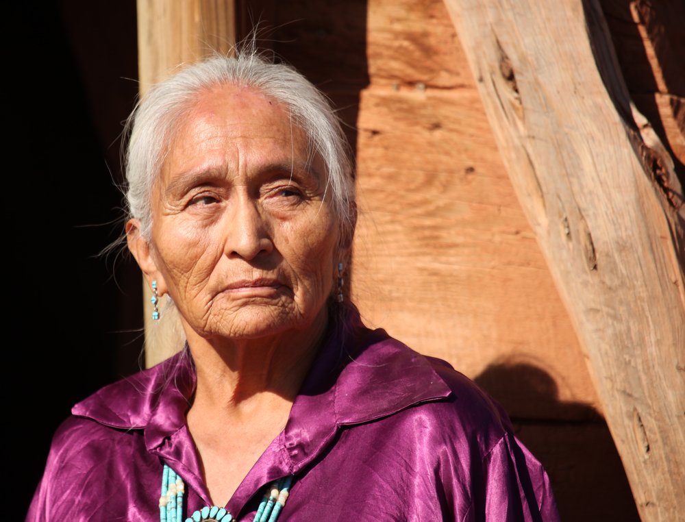mujer de la etnia de los navajos